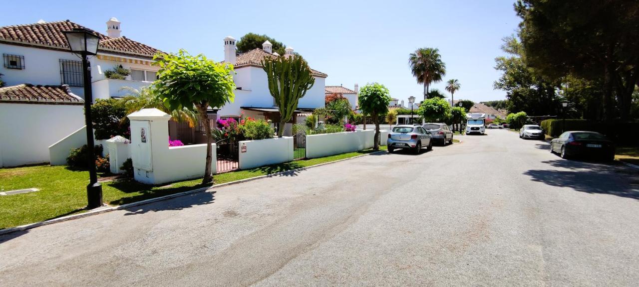 Apartamento con Jardin y Piscina en Playa Estepona Exterior foto