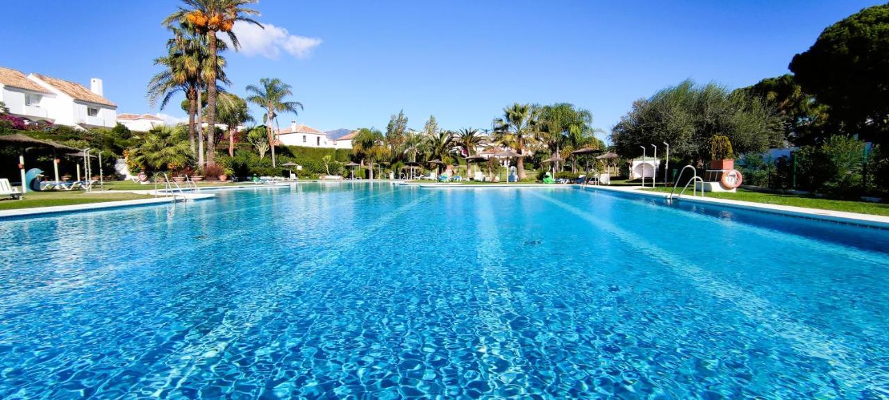 Apartamento con Jardin y Piscina en Playa Estepona Exterior foto